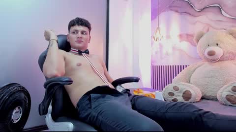 liamcardona online show from September 16, 2:45 am