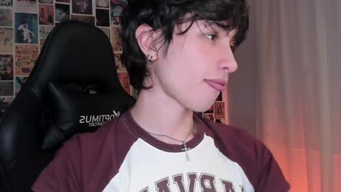 Liam online show from December 27, 7:08 am