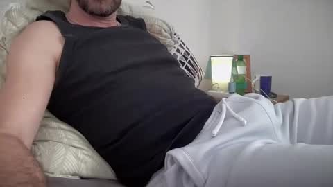 Snapshot of liamnilod chatting on November 23, 9:09 am Chris online show from November 23, 9:09 am