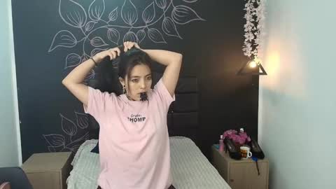 L I A M O N R O E online show from December 18, 12:00 pm