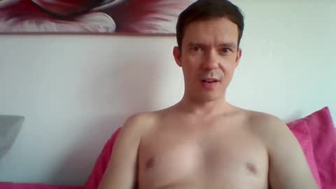 Snapshot of liamrosezn chatting on December 3, 4:14 am LiamRose online show from December 3, 4:14 am