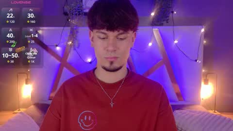 Snapshot of liamthunder05_ chatting on December 13, 9:09 pm Liam Thunder online show from December 13, 9:09 pm