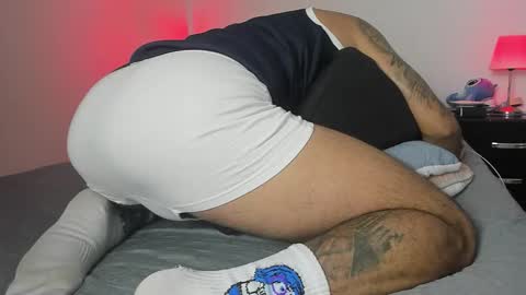 Snapshot of liamtrevor chatting on October 21, 12:11 am liamtrevor online show from October 21, 12:11 am