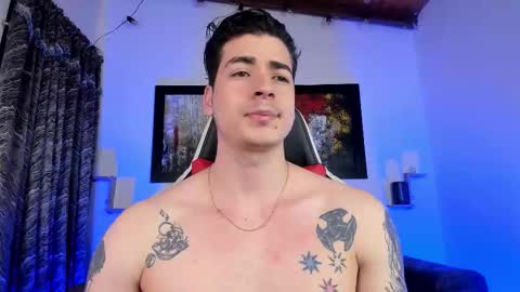 Snapshot of liamwyatt_ chatting on October 23, 3:06 am liamwyatt_ online show from October 23, 3:06 am