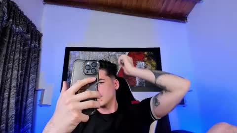 Snapshot of liamwyatt_ chatting on November 9, 3:05 am liamwyatt_ online show from November 9, 3:05 am