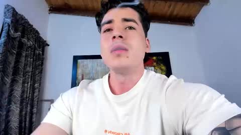 Snapshot of liamwyatt_ chatting on December 15, 6:28 am liamwyatt_ online show from December 15, 6:28 am