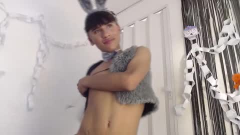 SAMUEL SAMY online show from October 31, 9:16 pm