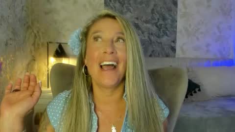 Lian online show from December 3, 7:34 pm