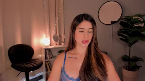 Snapshot of liapearce chatting on October 15, 12:49 pm Lia online show from October 15, 12:49 pm