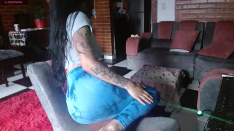 Snapshot of liarouse04 chatting on February 9, 1:15 pm Liarouse04 online show from February 9, 1:15 pm