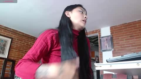 Snapshot of liarouse04 chatting on February 18, 1:40 pm Liarouse04 online show from February 18, 1:40 pm