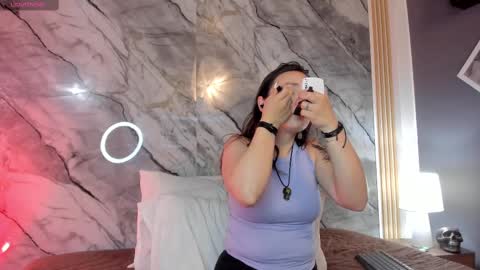 Snapshot of liathompsons chatting on November 3, 8:32 pm Lia Tompson online show from November 3, 8:32 pm