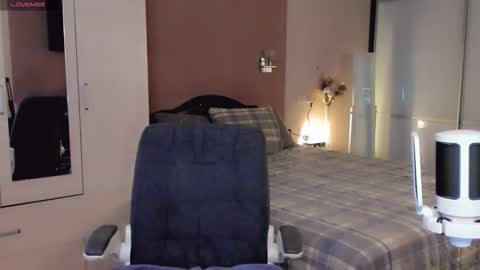 Snapshot of libby_nora chatting on November 21, 9:08 am Libby online show from November 21, 9:08 am