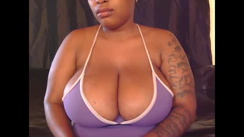 lickabletash98 online show from December 18, 6:21 am