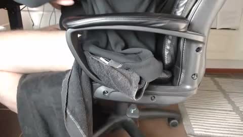 lickerxx46 online show from April 23, 2:19 pm