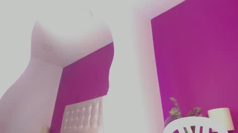 lievelinng online show from September 25, 12:14 am