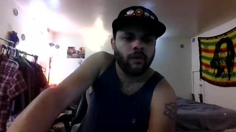 Snapshot of lightskinned666 chatting on December 14, 8:35 pm lightskinned666 online show from December 14, 8:35 pm