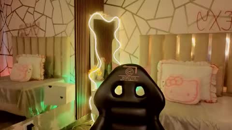 LIHIAN online show from March 12, 3:18 pm