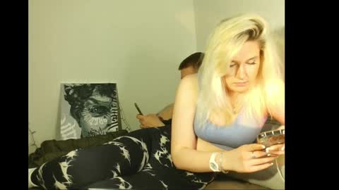 lii_gong_ online show from March 27, 12:27 pm