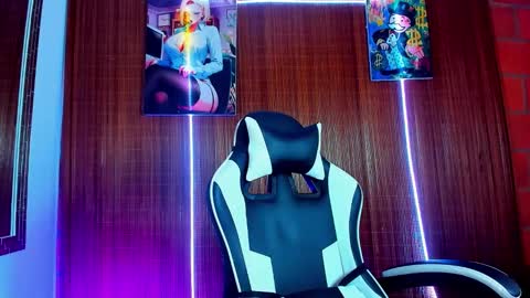 Daniel online show from February 21, 9:27 pm