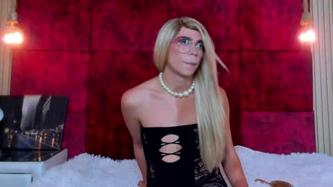 Snapshot of liiacollins chatting on October 8, 9:23 pm liiacollins online show from October 8, 9:23 pm