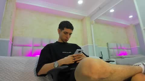 L I I A M online show from March 3, 4:47 am