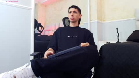 L I I A M online show from March 11, 4:43 am