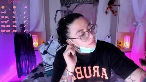 Snapshot of liiavega chatting on October 22, 11:43 am online show from October 22, 11:43 am