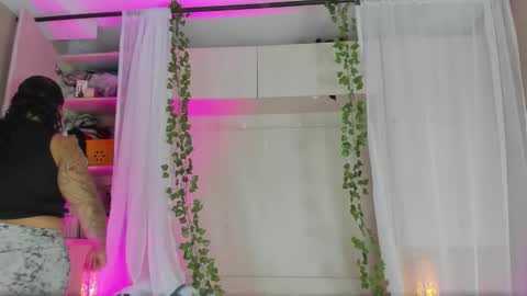 Snapshot of liiavega chatting on November 17, 11:49 am online show from November 17, 11:49 am