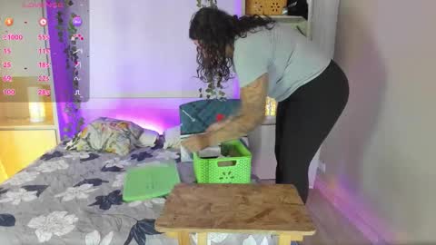 Snapshot of liiavega chatting on November 18, 11:36 am online show from November 18, 11:36 am