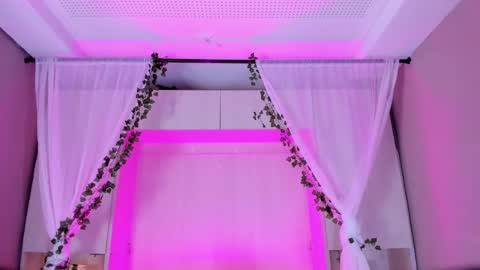 Snapshot of liiavega chatting on November 27, 11:45 am online show from November 27, 11:45 am