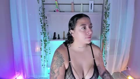 Snapshot of liiavega chatting on November 29, 11:57 am online show from November 29, 11:57 am