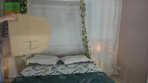 Snapshot of liiavega chatting on December 15, 11:36 am online show from December 15, 11:36 am