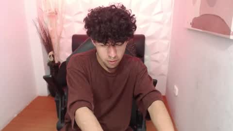 Snapshot of liil_boy chatting on October 25, 3:58 am Lil Boy- online show from October 25, 3:58 am