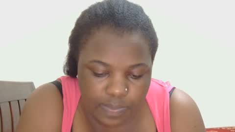 Snapshot of liilcutiee chatting on November 12, 11:14 pm Lily online show from November 12, 11:14 pm