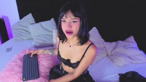 liilithstone online show from April 9, 1:27 am