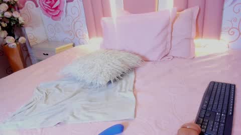 Snapshot of liily_hot chatting on January 11, 12:12 am LIILY online show from January 11, 12:12 am