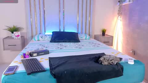 liincostelloo online show from January 20, 7:35 pm