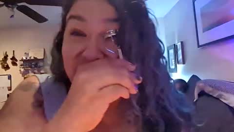 Snapshot of likeadrugg chatting on December 31, 6:48 am DRUG online show from December 31, 6:48 am