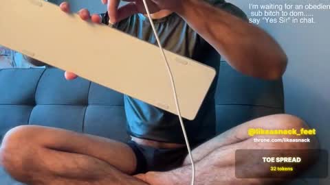 likeasnack online show from November 17, 4:35 pm