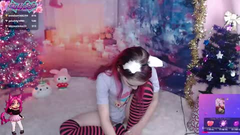 Snapshot of likemyashe chatting on January 5, 6:24 am LikeMyAshe online show from January 5, 6:24 am