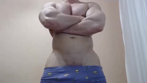 Snapshot of likwidator84 chatting on December 6, 9:21 am Maximus online show from December 6, 9:21 am