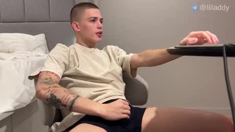 Snapshot of lil_addy chatting on September 27, 8:25 pm Addy online show from September 27, 8:25 pm