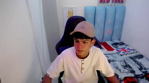 Snapshot of lil_babyyy_ chatting on November 29, 3:09 am LIAM online show from November 29, 3:09 am