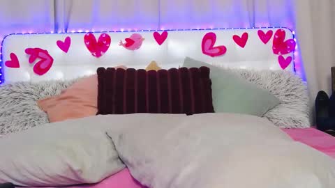 Lil Bella G online show from February 21, 11:11 am