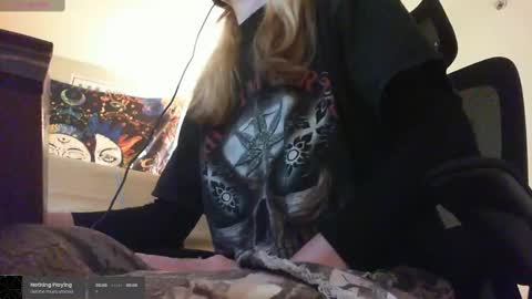 Snapshot of lil_gem chatting on September 21, 11:17 pm lil gemmie online show from September 21, 11:17 pm