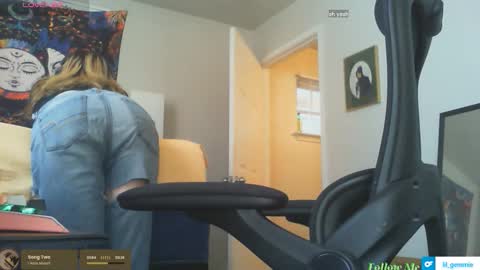 Snapshot of lil_gem chatting on November 13, 3:55 pm lil gemmie online show from November 13, 3:55 pm