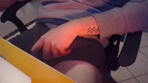 lil_j_ online show from October 7, 9:23 pm