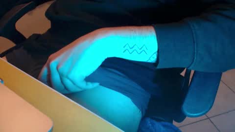 lil_j_ online show from October 9, 7:56 pm