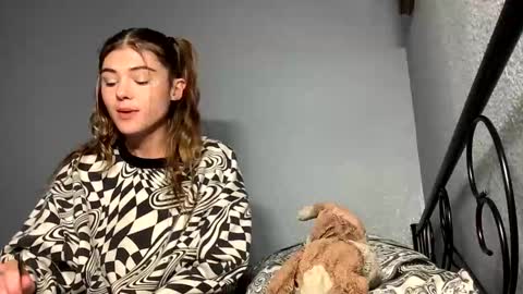 Snapshot of lil_luca chatting on October 20, 2:12 am lil_luca online show from October 20, 2:12 am